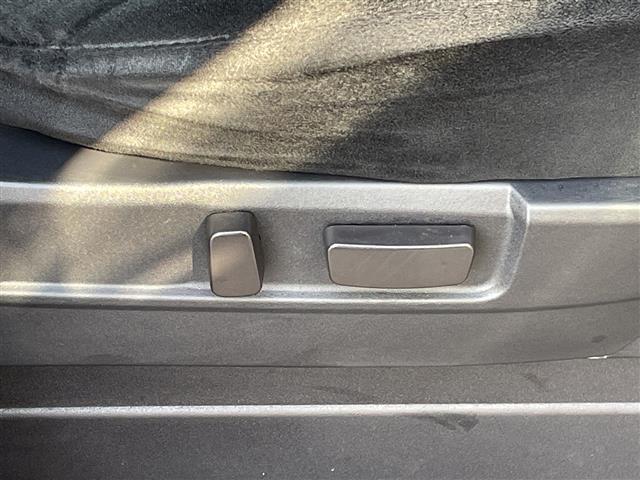 デリカＤ：５ シャモニー　純正ディーラーＯＰナビ　横滑り防止装置　クルーズコントロール　バック／サイド／フロントカメラ　ビルトインＥＴＣ　ＡＳＣ　両側パワースライドドア　前席シートヒーター　革巻きステアリング　ステリモ　ＨＩＤ（36枚目）