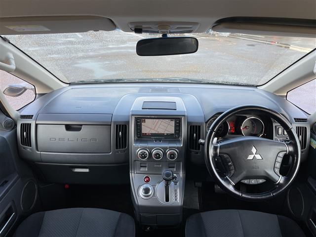 デリカＤ：５ シャモニー　純正ディーラーＯＰナビ　横滑り防止装置　クルーズコントロール　バック／サイド／フロントカメラ　ビルトインＥＴＣ　ＡＳＣ　両側パワースライドドア　前席シートヒーター　革巻きステアリング　ステリモ　ＨＩＤ（42枚目）