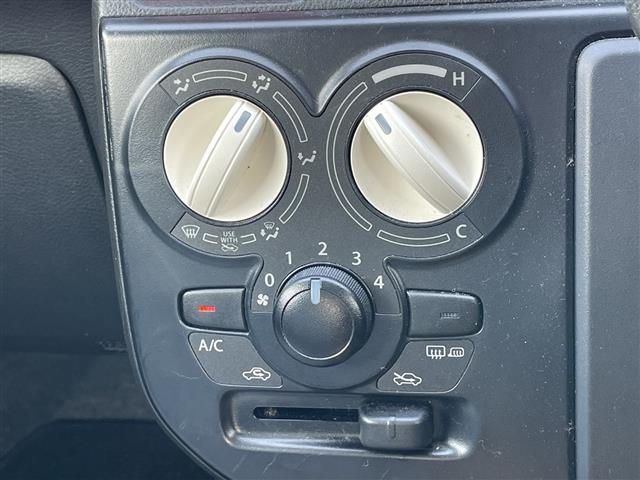 アルト Ｓ　社外メモリーナビ　横滑り防止装置　バックカメラ　ＥＴＣ　アイドリングストップ　前席シートヒーター　リモコンキー　キセノンヘッドライト　ヘッドライトレベライザー　電動格納ミラー　ヒーテッドドアミラー（19枚目）