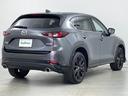 ＣＸ－５ ＸＤ　スポーツアピアランス　ＢＯＳＥサウンドシステム　純正メーカーナビ　衝突被害軽減システム　横滑り防止装置　レーダークルーズコントロール　レーンキープアシスト　パーキングソナー　オフロードトランクションアシスト　ＥＴＣ（5枚目）