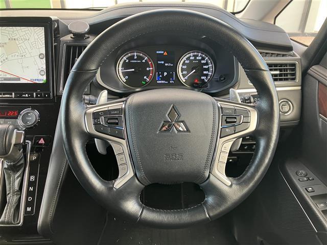 デリカD:5 P 純正ナビ/フルセグTV/ドライブレコーダー/全周囲カメラ/フリップダウンモニター/オートステップ/ハンドルヒーター/デジタルインナーミラー/両側パワースライドドア/電動リアゲート/クルーズコントロール(4枚目)