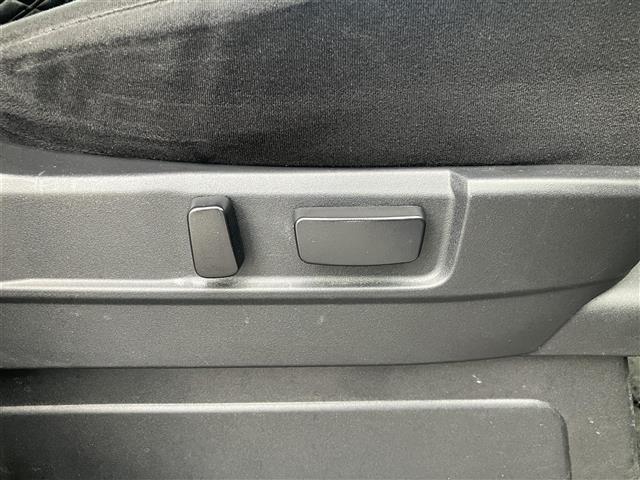 デリカD:5 P 純正ナビ/フルセグTV/ドライブレコーダー/全周囲カメラ/フリップダウンモニター/オートステップ/ハンドルヒーター/デジタルインナーミラー/両側パワースライドドア/電動リアゲート/クルーズコントロール(20枚目)