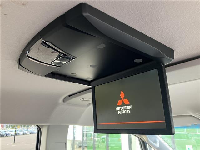 デリカD:5 P 純正ナビ/フルセグTV/ドライブレコーダー/全周囲カメラ/フリップダウンモニター/オートステップ/ハンドルヒーター/デジタルインナーミラー/両側パワースライドドア/電動リアゲート/クルーズコントロール(21枚目)