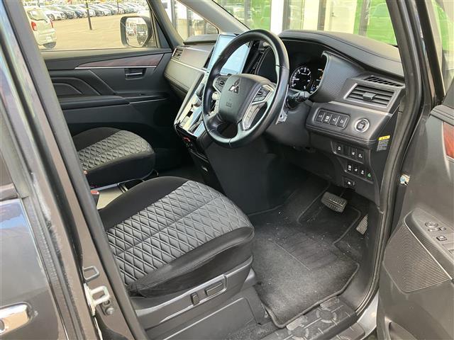 デリカD:5 P 純正ナビ/フルセグTV/ドライブレコーダー/全周囲カメラ/フリップダウンモニター/オートステップ/ハンドルヒーター/デジタルインナーミラー/両側パワースライドドア/電動リアゲート/クルーズコントロール(22枚目)