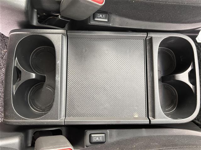 デリカＤ：５ Ｐ　ナビ／フルセグＴＶ／ドライブレコーダー／全周囲カメラ／後席モニター／ＥＴＣ／衝突軽減システム／レーンキープアシスト／パワーバックドア／パワーシート／パドルシフト／サイドステップ／スペアキー（19枚目）