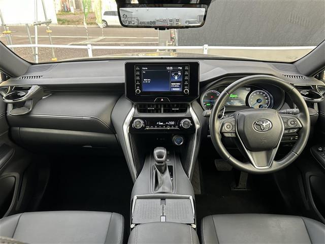 ハリアーハイブリッド Ｇ　ディスプレイオーディオ／モデリスタエアロ／バックカメラ／パワーバックドア／デジタルインナーミラー／クルーズコントロール／コーナーセンサー／レーンキープアシスト／オートハイビーム／純正アルミホイール（3枚目）