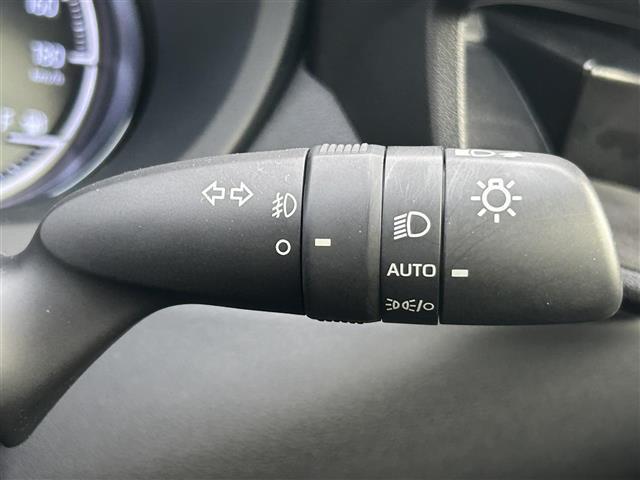 ハリアーハイブリッド Ｇ　ディスプレイオーディオ／モデリスタエアロ／バックカメラ／パワーバックドア／デジタルインナーミラー／クルーズコントロール／コーナーセンサー／レーンキープアシスト／オートハイビーム／純正アルミホイール（13枚目）