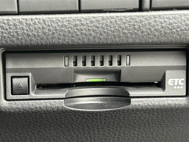 ハリアーハイブリッド Ｇ　ディスプレイオーディオ／モデリスタエアロ／バックカメラ／パワーバックドア／デジタルインナーミラー／クルーズコントロール／コーナーセンサー／レーンキープアシスト／オートハイビーム／純正アルミホイール（17枚目）