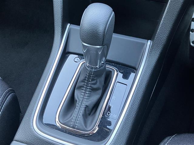 レヴォーグ 1.6GTアイサイト Vスポーツ 社外ナビ/フルセグTV/クルーズコントロール/コーナーセンサー/ETC/シートヒーター/ブラインドスポットモニター/レーンキープアシスト/バックモニター/パドルシフト/HIDヘッドライト(13枚目)