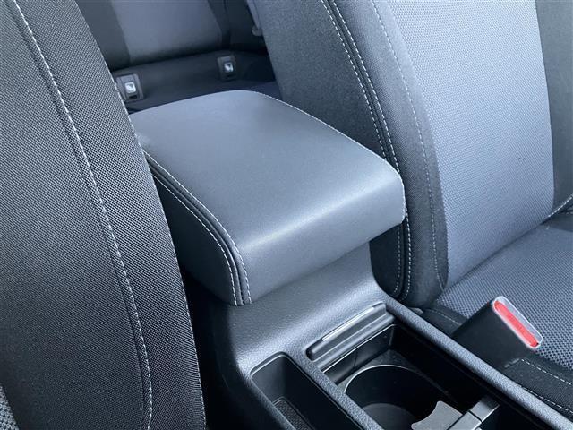 レヴォーグ 1.6GTアイサイト Vスポーツ 社外ナビ/フルセグTV/クルーズコントロール/コーナーセンサー/ETC/シートヒーター/ブラインドスポットモニター/レーンキープアシスト/バックモニター/パドルシフト/HIDヘッドライト(15枚目)