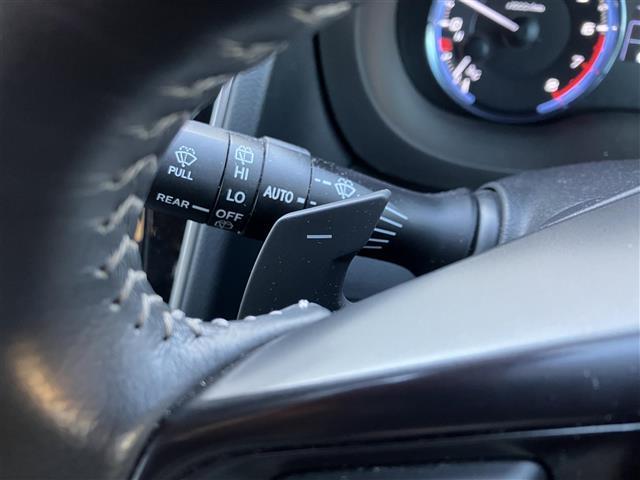 レヴォーグ 1.6GTアイサイト Vスポーツ 社外ナビ/フルセグTV/クルーズコントロール/コーナーセンサー/ETC/シートヒーター/ブラインドスポットモニター/レーンキープアシスト/バックモニター/パドルシフト/HIDヘッドライト(18枚目)