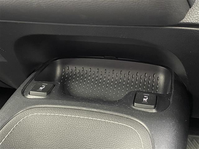 カローラツーリング アクティブスポーツ 純正ナビ/フルセグTV/寒冷地仕様/バックカメラ/シートヒーター/クルーズコントロール/コーナーセンサー/レーンキープアシスト/ETC/ブラインドスポットモニター/オートハイビーム/ハンドルウォーマー(10枚目)