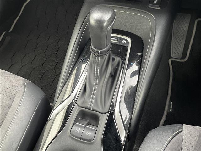 カローラツーリング アクティブスポーツ 純正ナビ/フルセグTV/寒冷地仕様/バックカメラ/シートヒーター/クルーズコントロール/コーナーセンサー/レーンキープアシスト/ETC/ブラインドスポットモニター/オートハイビーム/ハンドルウォーマー(11枚目)