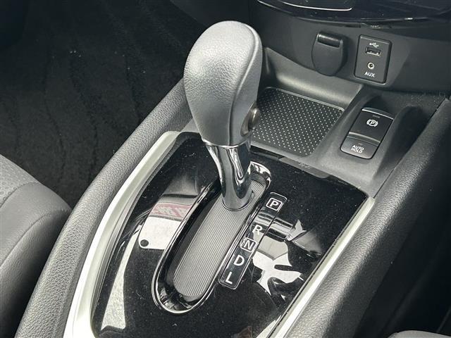 エクストレイル 20X 日産純正ナビ/フルセグTV/TVキャンセラー/夏冬タイヤ/社外ドライブレコーダー/社外エンジンスターター/デジタルインナーミラー/全方位カメラ/寒冷地仕様/パワーバックドア/プロパイロット(10枚目)