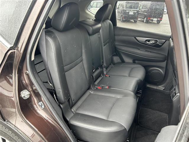 エクストレイル 20X 日産純正ナビ/フルセグTV/TVキャンセラー/夏冬タイヤ/社外ドライブレコーダー/社外エンジンスターター/デジタルインナーミラー/全方位カメラ/寒冷地仕様/パワーバックドア/プロパイロット(25枚目)