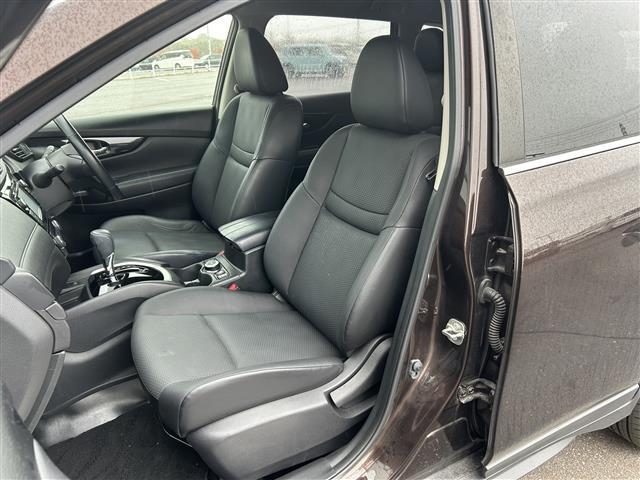 エクストレイル 20X 日産純正ナビ/フルセグTV/TVキャンセラー/夏冬タイヤ/社外ドライブレコーダー/社外エンジンスターター/デジタルインナーミラー/全方位カメラ/寒冷地仕様/パワーバックドア/プロパイロット(28枚目)