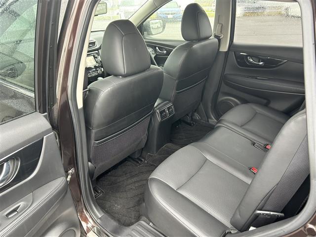 エクストレイル 20X 日産純正ナビ/フルセグTV/TVキャンセラー/夏冬タイヤ/社外ドライブレコーダー/社外エンジンスターター/デジタルインナーミラー/全方位カメラ/寒冷地仕様/パワーバックドア/プロパイロット(29枚目)