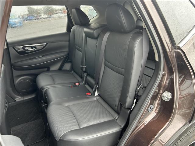 エクストレイル 20X 日産純正ナビ/フルセグTV/TVキャンセラー/夏冬タイヤ/社外ドライブレコーダー/社外エンジンスターター/デジタルインナーミラー/全方位カメラ/寒冷地仕様/パワーバックドア/プロパイロット(30枚目)