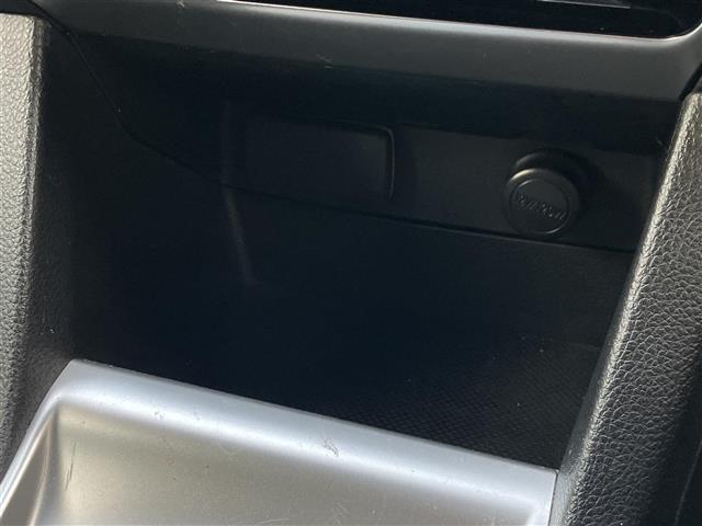 レヴォーグ 1.6GTアイサイト 純正ナビ/フルセグTV/バックカメラ/衝突被害軽減ブレーキ/レーンキープアシスト/レーダークルーズコントロール/パワーシート/スマートキー/プッシュスタート/スペアキー1本/LEDヘッドライト(12枚目)