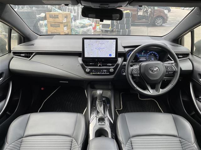 カローラツーリング ハイブリッド　ダブルバイビー　純正ナビ／フルセグＴＶ／ドライブレコーダー／バックカメラ／クルーズコントロール／ＥＴＣ／レーンキープアシスト／オートハイビーム／コーナーセンサー／ＬＥＤヘッドライト／ハーフレザシート（3枚目）