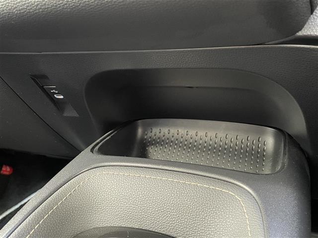 カローラツーリング ハイブリッド　ダブルバイビー　純正ナビ／フルセグＴＶ／ドライブレコーダー／バックカメラ／クルーズコントロール／ＥＴＣ／レーンキープアシスト／オートハイビーム／コーナーセンサー／ＬＥＤヘッドライト／ハーフレザシート（10枚目）