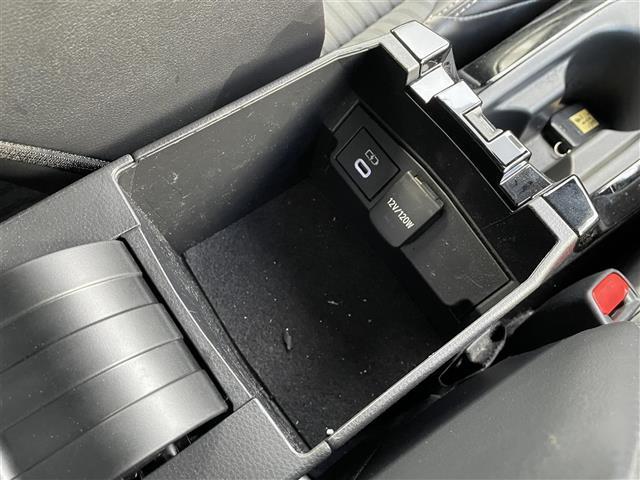 カローラツーリング ハイブリッド　ダブルバイビー　純正ナビ／フルセグＴＶ／ドライブレコーダー／バックカメラ／クルーズコントロール／ＥＴＣ／レーンキープアシスト／オートハイビーム／コーナーセンサー／ＬＥＤヘッドライト／ハーフレザシート（16枚目）