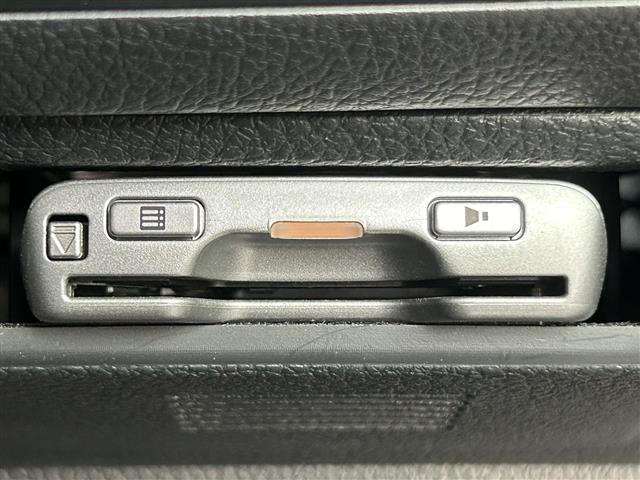 レヴォーグ 1.6GTアイサイト スマートエディション 純正ナビ/フルセグTV/エンジンスターター/バック・サイドカメラ/クルーズコントロール/レーンキープアシスト/ブラインドスポットモニター/AFS/衝突軽減ブレーキ/パワーシート/シートヒーター/ETC(23枚目)