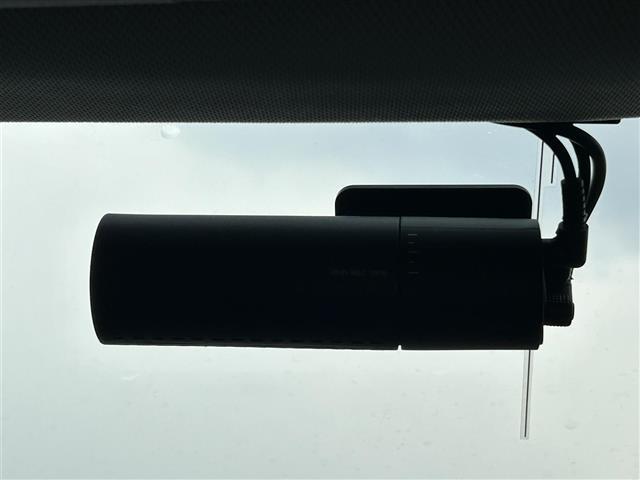 ジープ・レネゲード トレイルホーク 純正ナビ/フルセグTV/純正AW付き夏冬タイヤ/バックカメラ/ドライブレコーダー/クルーズコントロール/車線逸脱警報/ブラインドスポットモニター/コーナーセンサー/ルーフレール/ETC/ワンオーナー(19枚目)