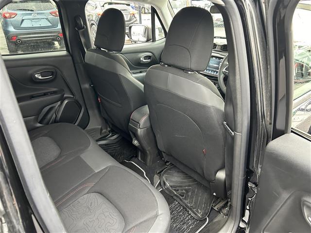 ジープ・レネゲード トレイルホーク 純正ナビ/フルセグTV/純正AW付き夏冬タイヤ/バックカメラ/ドライブレコーダー/クルーズコントロール/車線逸脱警報/ブラインドスポットモニター/コーナーセンサー/ルーフレール/ETC/ワンオーナー(23枚目)