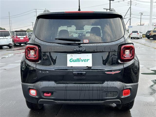 ジープ・レネゲード トレイルホーク 純正ナビ/フルセグTV/純正AW付き夏冬タイヤ/バックカメラ/ドライブレコーダー/クルーズコントロール/車線逸脱警報/ブラインドスポットモニター/コーナーセンサー/ルーフレール/ETC/ワンオーナー(33枚目)