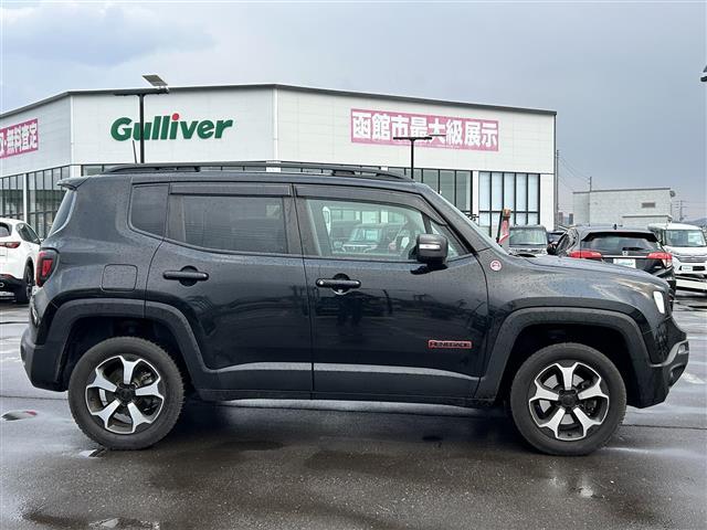 ジープ・レネゲード トレイルホーク 純正ナビ/フルセグTV/純正AW付き夏冬タイヤ/バックカメラ/ドライブレコーダー/クルーズコントロール/車線逸脱警報/ブラインドスポットモニター/コーナーセンサー/ルーフレール/ETC/ワンオーナー(34枚目)