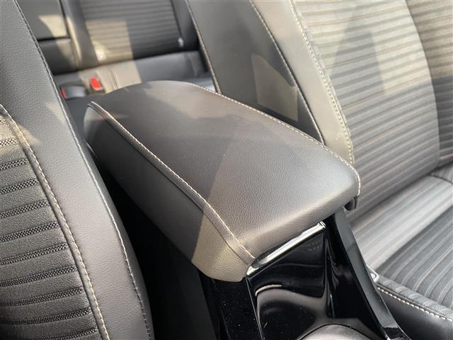 カローラツーリング ハイブリッド　ダブルバイビー　純正メモリナビ／フルセグＴＶ／Ｂカメラ／レーダークルーズコントロール／ブラインドスポットモニター／レーンキープアシスト／コーナーセンサー／衝突軽減ブレーキ／オートハイビーム／シートヒーター／スペアキー（14枚目）