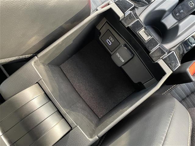 カローラツーリング ハイブリッド　ダブルバイビー　純正メモリナビ／フルセグＴＶ／Ｂカメラ／レーダークルーズコントロール／ブラインドスポットモニター／レーンキープアシスト／コーナーセンサー／衝突軽減ブレーキ／オートハイビーム／シートヒーター／スペアキー（15枚目）