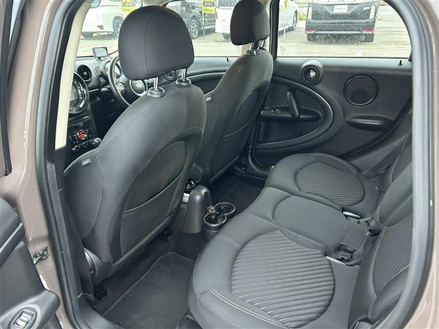 ＭＩＮＩ クーパーＳ　クロスオーバー　オール４　純正メモリナビ／フルセグＴＶ／夏冬タイヤ／ドライブレコーダー／バックカメラ／ＡＢＳ／オートライト／横滑り防止装置／パドルシフト／シートヒーター／フロアマット／プッシュスタート／スマートキー／スペアキー（30枚目）