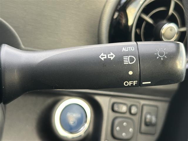 アクア S 純正SDナビ/フルセグTV/夏冬タイヤ/エンジンスターター/バックカメラ/オートライト/ABS/社外AW/フロアマット/ETC/プッシュスタート/スマートキー/スペアキー/ETC/保証書/取扱説明書(16枚目)