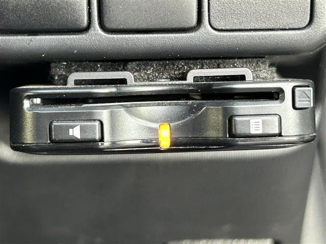 アクア S 純正SDナビ/フルセグTV/夏冬タイヤ/エンジンスターター/バックカメラ/オートライト/ABS/社外AW/フロアマット/ETC/プッシュスタート/スマートキー/スペアキー/ETC/保証書/取扱説明書(21枚目)