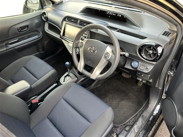 アクア S 純正SDナビ/フルセグTV/夏冬タイヤ/エンジンスターター/バックカメラ/オートライト/ABS/社外AW/フロアマット/ETC/プッシュスタート/スマートキー/スペアキー/ETC/保証書/取扱説明書(23枚目)