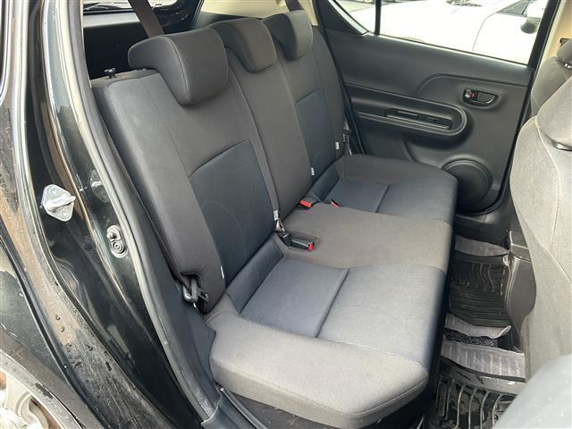 アクア S 純正SDナビ/フルセグTV/夏冬タイヤ/エンジンスターター/バックカメラ/オートライト/ABS/社外AW/フロアマット/ETC/プッシュスタート/スマートキー/スペアキー/ETC/保証書/取扱説明書(26枚目)