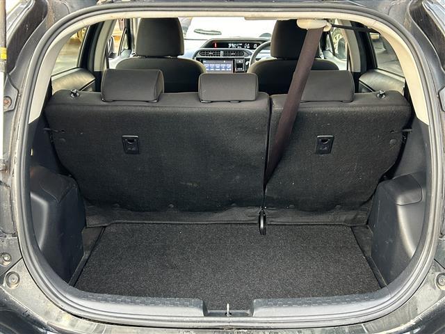 アクア S 純正SDナビ/フルセグTV/夏冬タイヤ/エンジンスターター/バックカメラ/オートライト/ABS/社外AW/フロアマット/ETC/プッシュスタート/スマートキー/スペアキー/ETC/保証書/取扱説明書(31枚目)