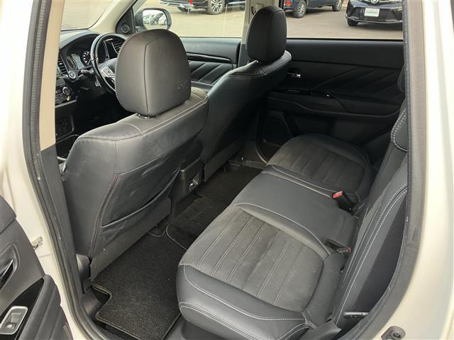 ご成約頂いたお車は全車保証付で納車後も安心！有料オプションで長期保証をお選びいただくことも可能です。