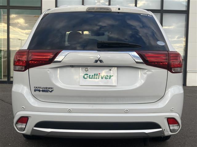 納車前に内外装のクリーニングをいたします。各種コーティング（別途有料）もご用意しておりますので、是非ご相談ください。