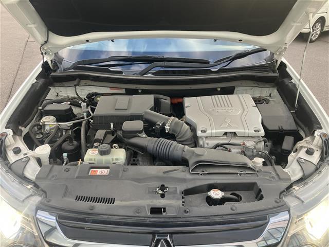 納車前に内外装のクリーニングをいたします。各種コーティング（別途有料）もご用意しておりますので、是非ご相談ください。