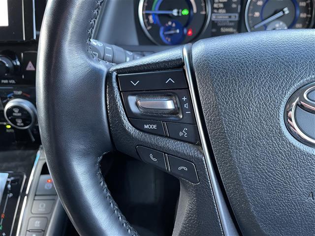 アルファードハイブリッド ＳＲ　Ｃパッケージ　純正ナビ／フルセグＴＶ／ドライブレコーダー／バックカメラ／フリップダウンモニター／モデリスタエアロ／両側パワースライドドア／シートヒーター／ブラインドスポットモニター／クルーズコントロール／オットマン（13枚目）
