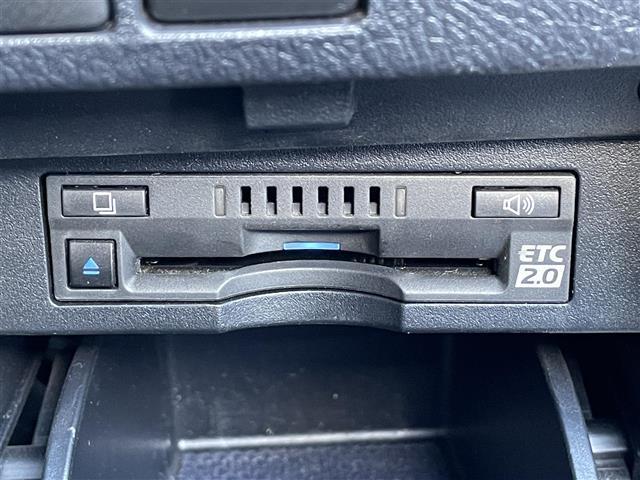 アルファードハイブリッド ＳＲ　Ｃパッケージ　純正ナビ／フルセグＴＶ／ドライブレコーダー／バックカメラ／フリップダウンモニター／モデリスタエアロ／両側パワースライドドア／シートヒーター／ブラインドスポットモニター／クルーズコントロール／オットマン（17枚目）