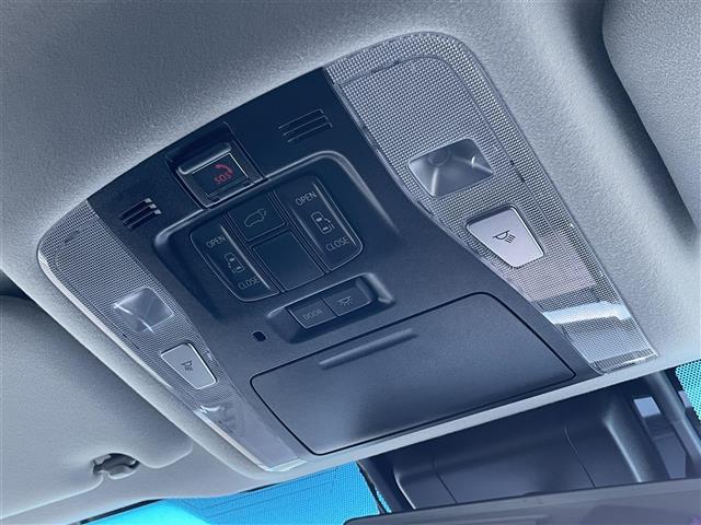 アルファードハイブリッド ＳＲ　Ｃパッケージ　純正ナビ／フルセグＴＶ／ドライブレコーダー／バックカメラ／フリップダウンモニター／モデリスタエアロ／両側パワースライドドア／シートヒーター／ブラインドスポットモニター／クルーズコントロール／オットマン（18枚目）