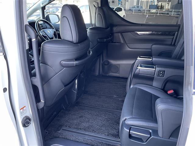 アルファードハイブリッド ＳＲ　Ｃパッケージ　純正ナビ／フルセグＴＶ／ドライブレコーダー／バックカメラ／フリップダウンモニター／モデリスタエアロ／両側パワースライドドア／シートヒーター／ブラインドスポットモニター／クルーズコントロール／オットマン（29枚目）