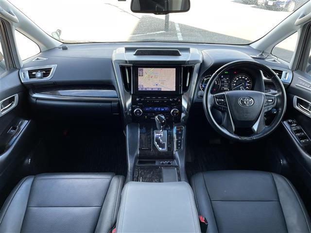 アルファードハイブリッド SR Cパッケージ 純正ナビ/フルセグTV/モデリスタ/サンルーフ/フリップダウンモニター/ドライブレコーダー/バックカメラ/シートヒーター/パワーバックドア/レーダークルーズコントロール/レーンキープアシスト/ETC(3枚目)