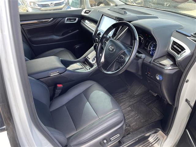 アルファードハイブリッド SR Cパッケージ 純正ナビ/フルセグTV/モデリスタ/サンルーフ/フリップダウンモニター/ドライブレコーダー/バックカメラ/シートヒーター/パワーバックドア/レーダークルーズコントロール/レーンキープアシスト/ETC(23枚目)