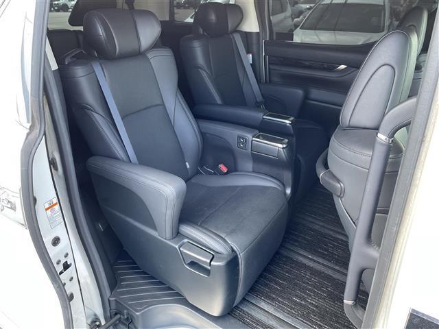 アルファードハイブリッド SR Cパッケージ 純正ナビ/フルセグTV/モデリスタ/サンルーフ/フリップダウンモニター/ドライブレコーダー/バックカメラ/シートヒーター/パワーバックドア/レーダークルーズコントロール/レーンキープアシスト/ETC(26枚目)