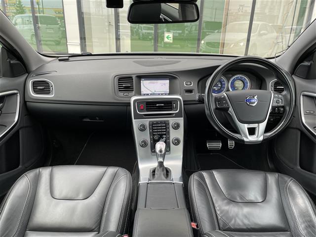 S60 T4 Rデザイン 純正ナビ/フルセグTV/ドライブレコーダー/バックカメラ/シートヒーター/ベンチレーション/パワーシート/レーダークルーズコントロール/車線逸脱警報/コーナーセンサー/ブラインドスポットモニター(3枚目)